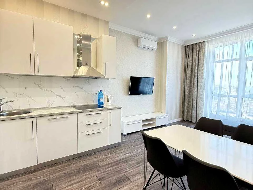 Apartment. Kyiv, Saperne Pole St.
