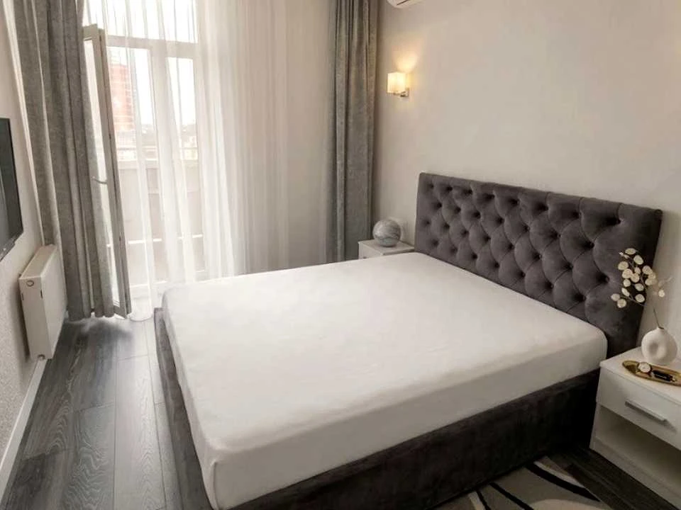 Apartment. Kyiv, Saperne Pole St.