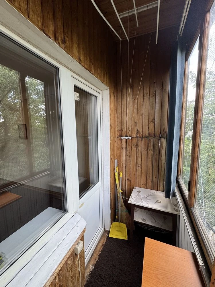 For rent a cozy 1-room apartment on Voskresenka