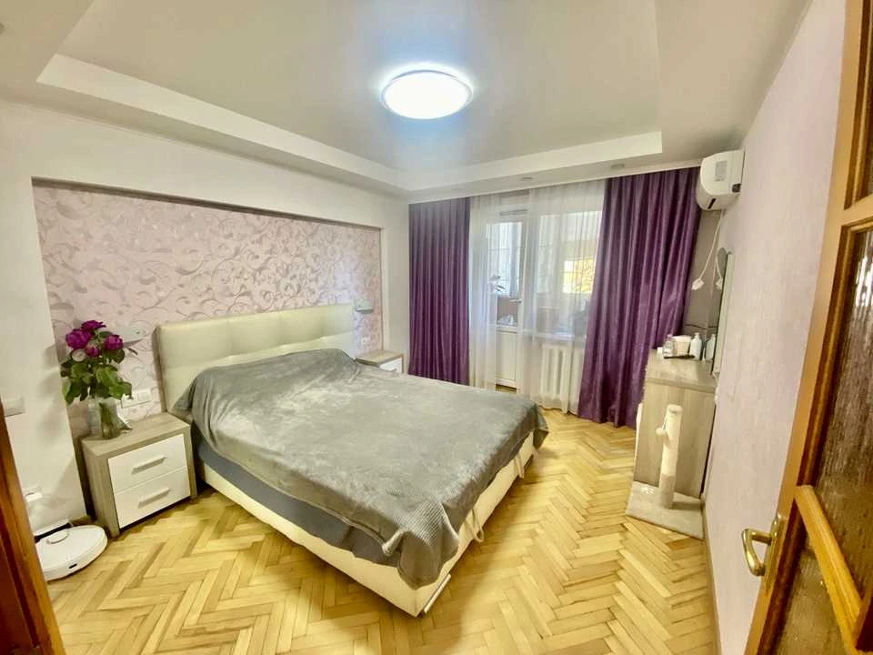 2-room apartment. Kyiv, Vasylia Domanitskoho St.