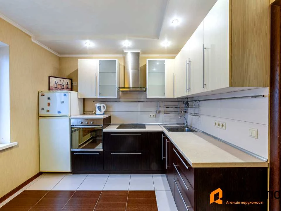 One-room apartment. Vyshnjakivska St., Kyiv.