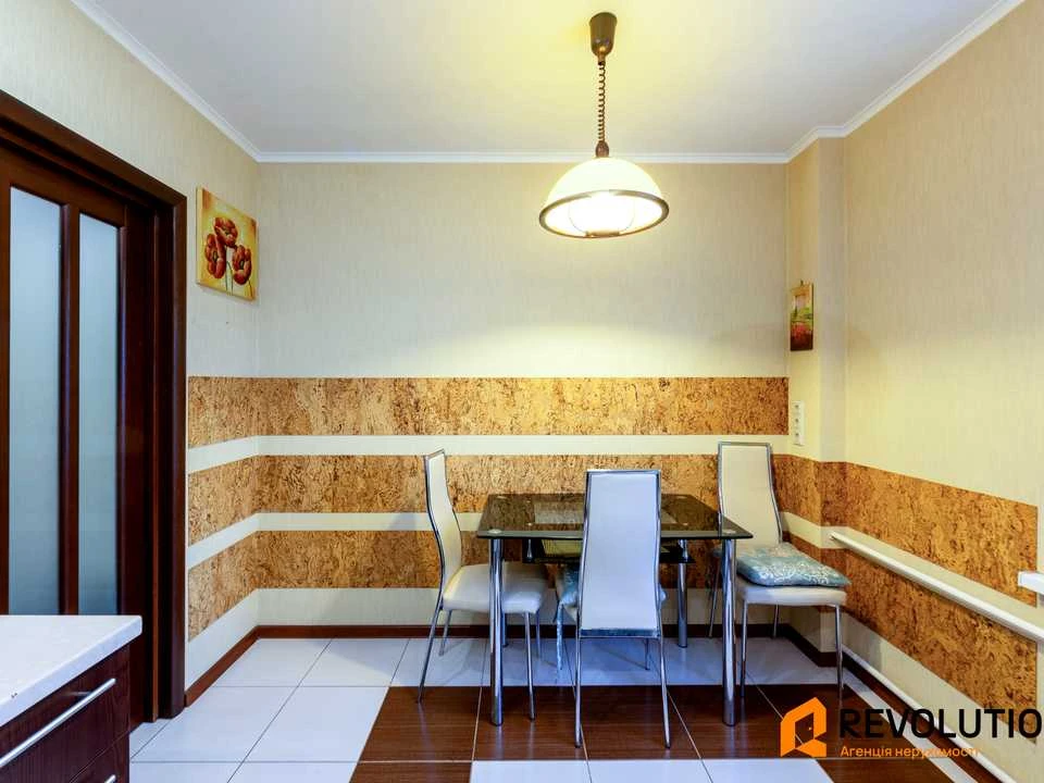 One-room apartment. Vyshnjakivska St., Kyiv.