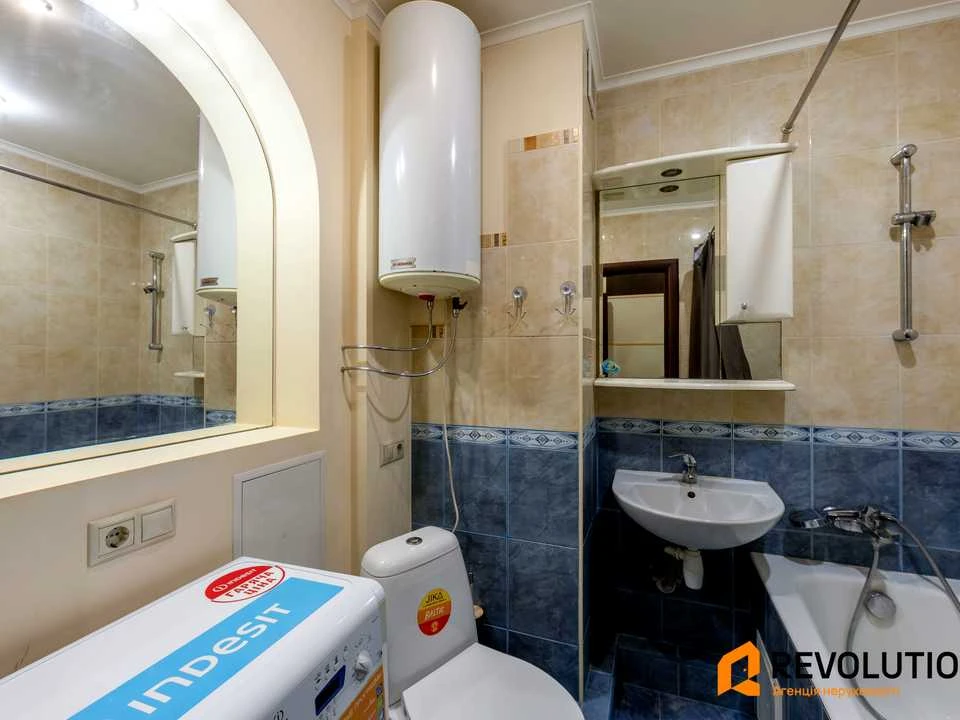 One-room apartment. Vyshnjakivska St., Kyiv.