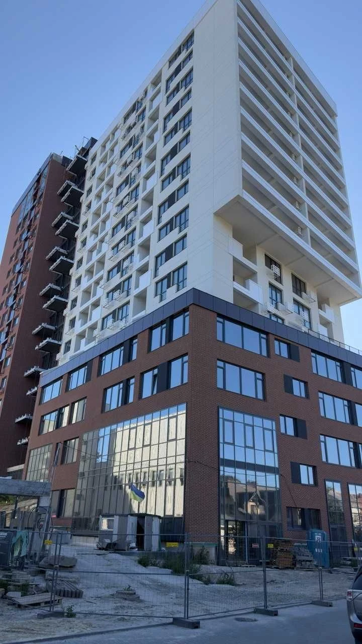 Sale of a 2-room apartment in the Auroom Air residential complex on Topolna Street