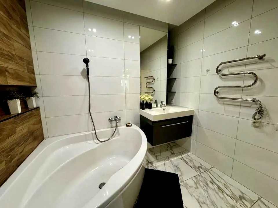 Apartment. Dnipro, Architektora Bohdanova St.