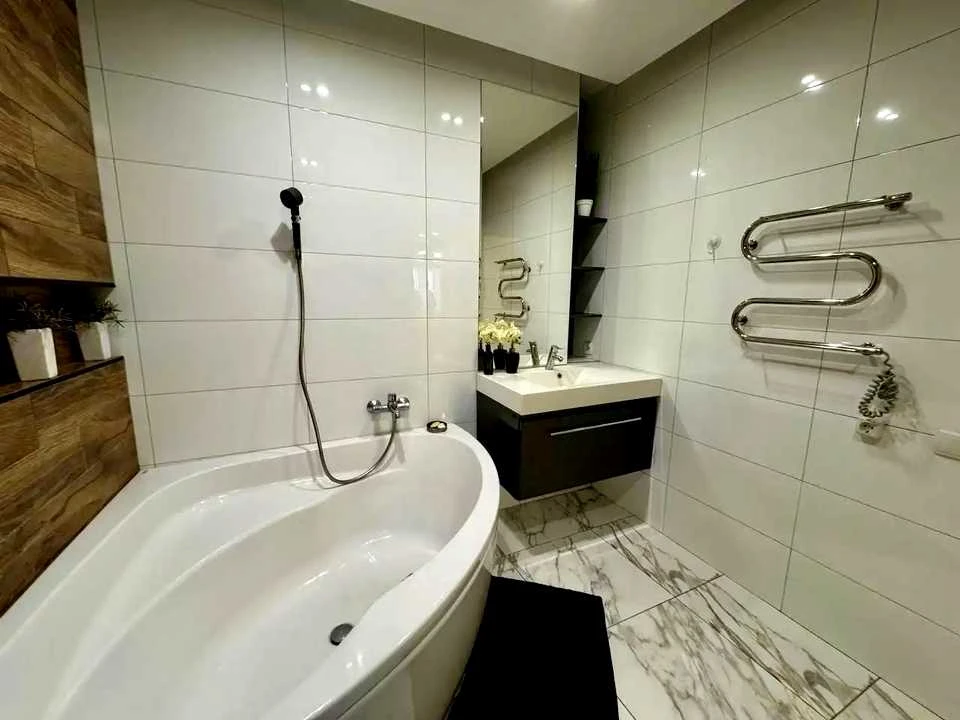 Apartment. Dnipro, Architektora Bohdanova St.