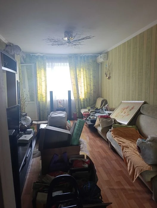 Трехкомнатная квартира, ул. Средняя, Молдова. Ваучеры, серт
