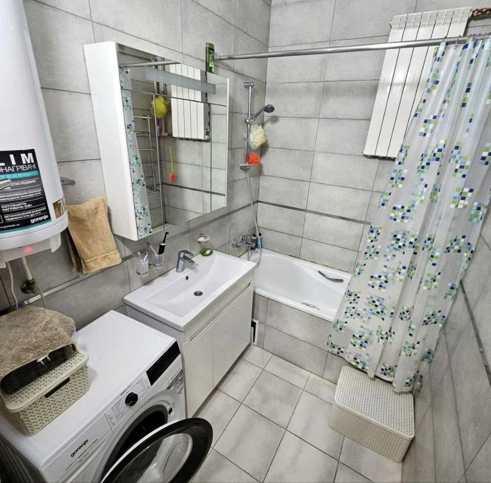 For Sale: 3-room apartment in the area of Nauchnaya metro station