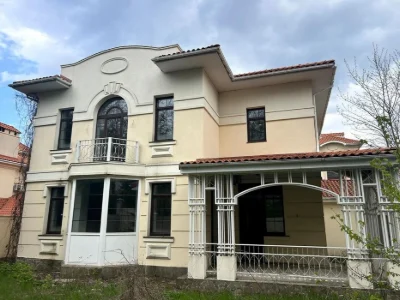 House for sale in the OASIS cooperative, D.Donskogo, 777m²