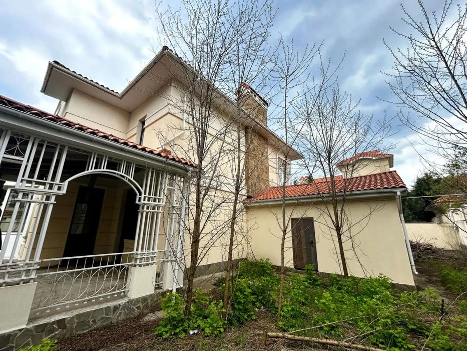House for sale in the OASIS cooperative, D.Donskogo, 777m²