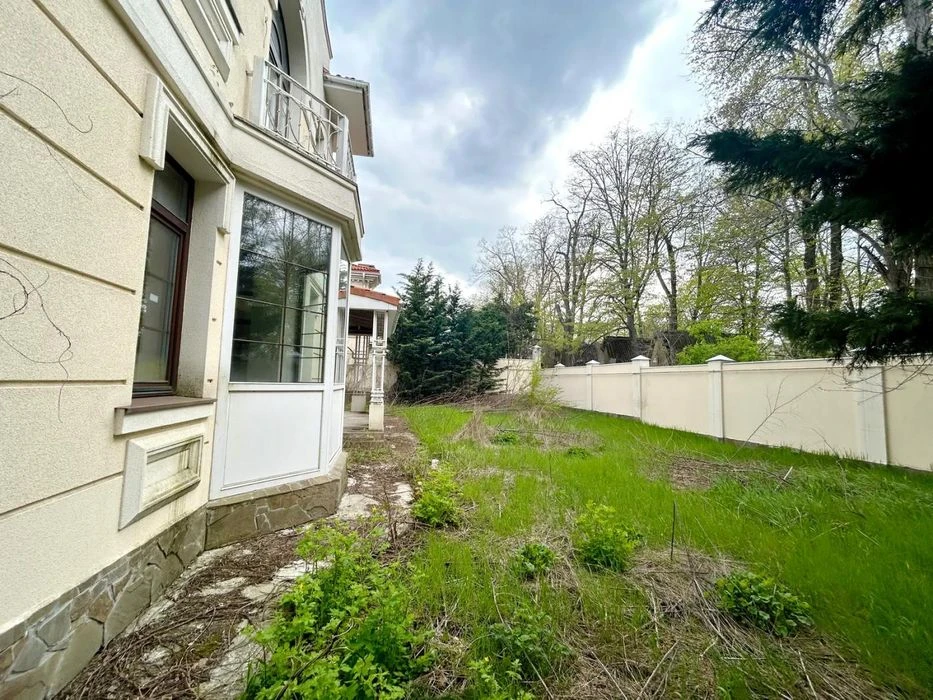 House for sale in the OASIS cooperative, D.Donskogo, 777m²