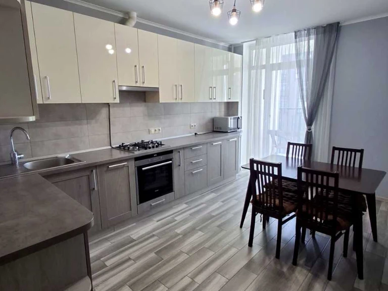 Apartment. Lviv, Stryiska St.