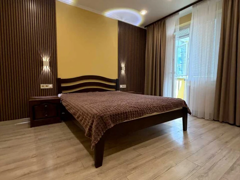 Apartment. Львів, Залізнична St.