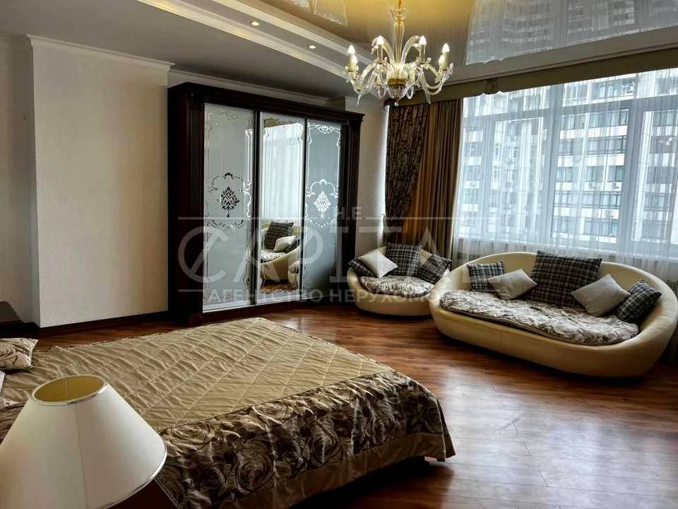 Apartment. Eugene Konovalets St., Kyiv
