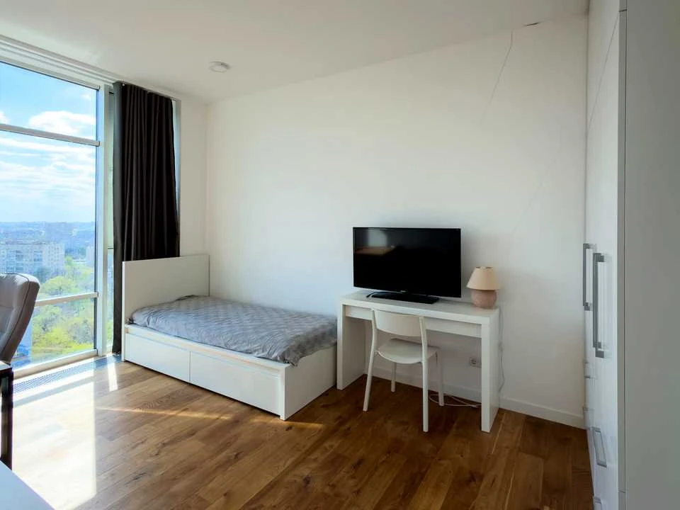 3-room apartment. Kyiv, Aviakonstruktora Antonova St.