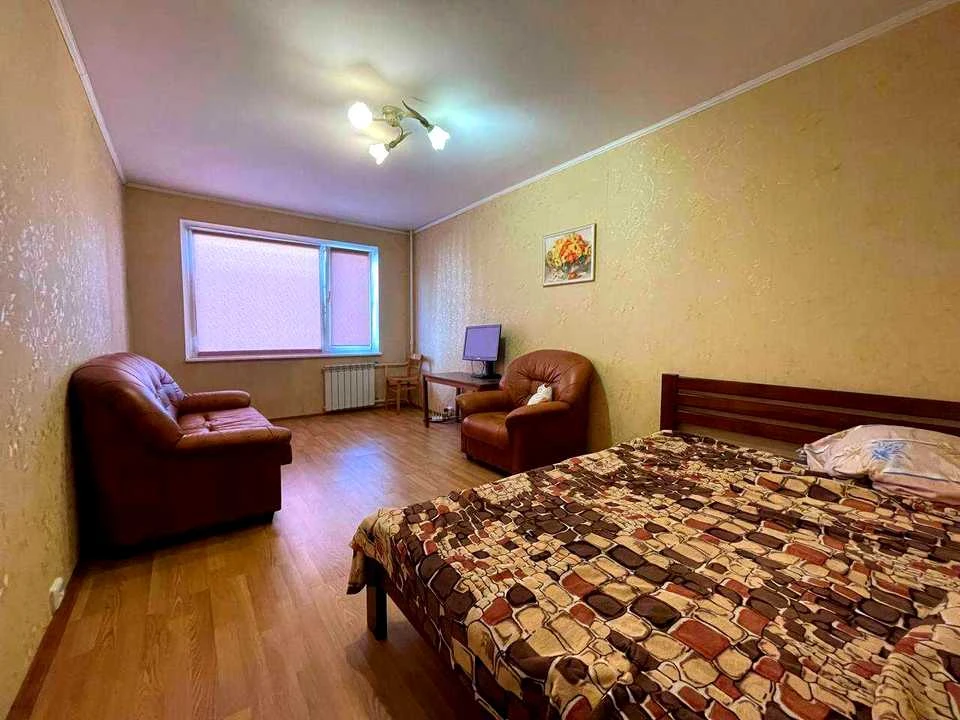 One-room apartment. Kyiv, Holosiivsky Prospect.