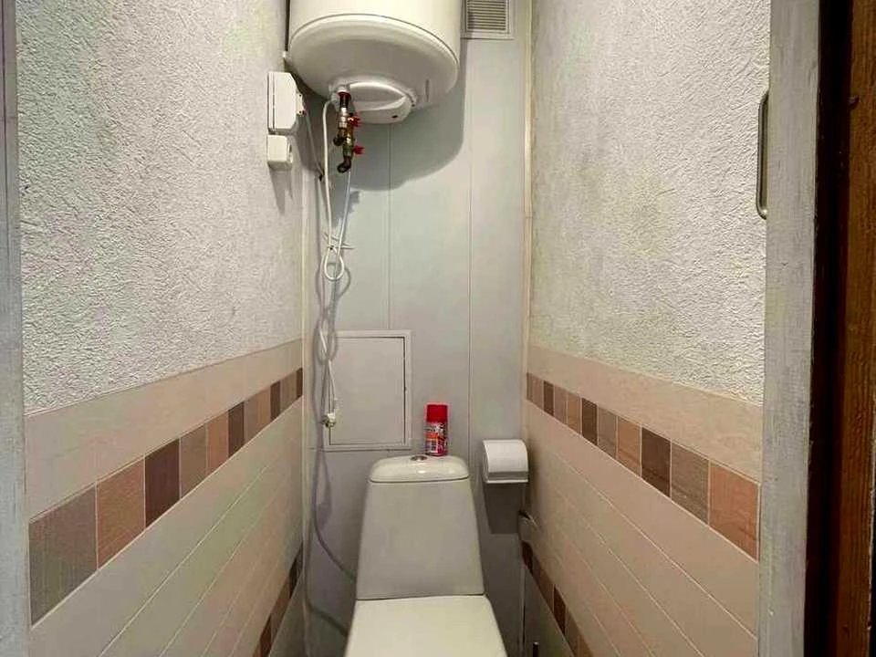 One-room apartment. Kyiv, Holosiivsky Prospect.