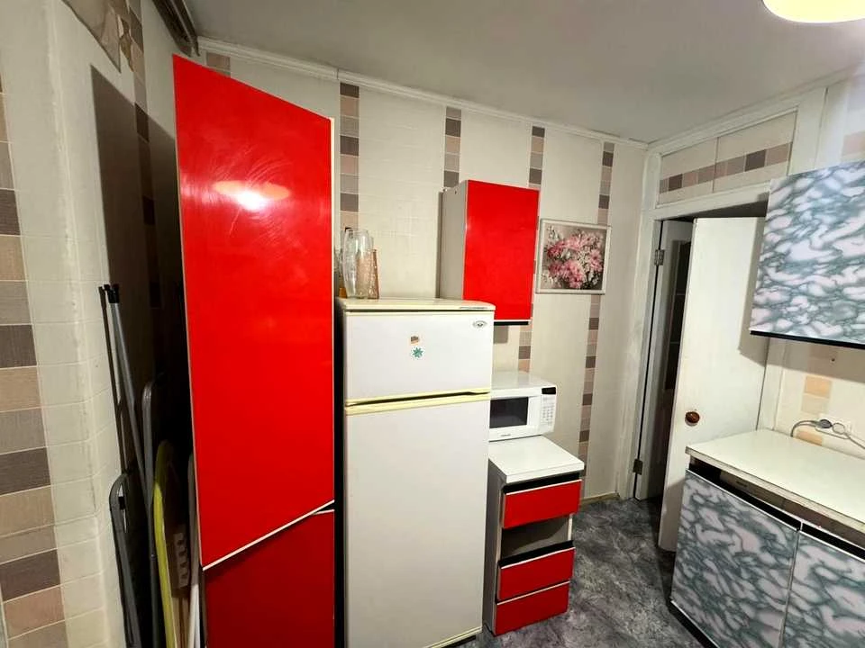 One-room apartment. Kyiv, Holosiivsky Prospect.