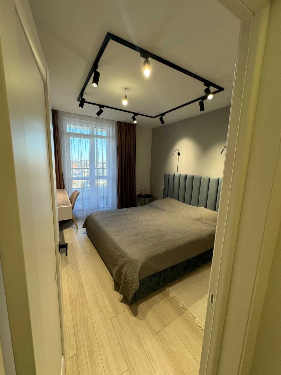 Продажа квартиры с ремонтом в ЖК "Национальный", 89 кв.м, Франк