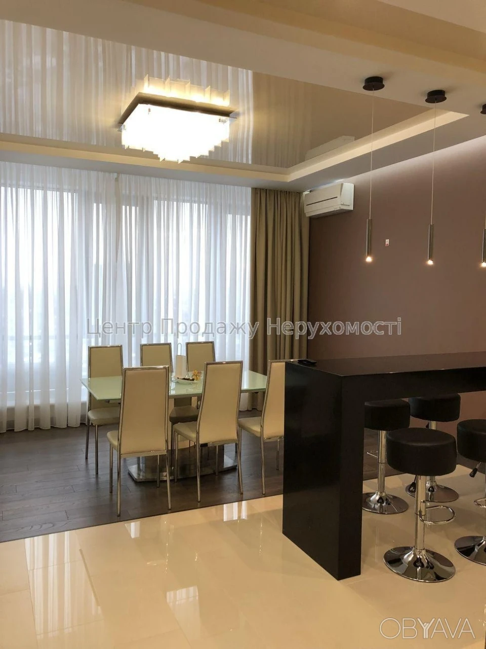 Квартира 2-комнатная, 103 кв. м.