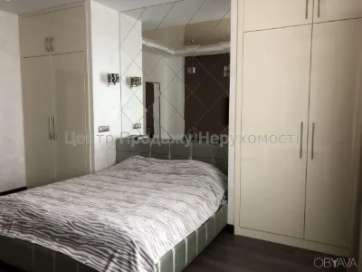 Квартира 2-комнатная, 103 кв. м.