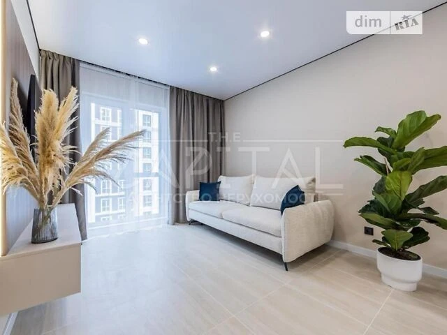 Sale of 2-room apartment 41 sq. m. on Maksimovicha Mykhayla 24 st. •