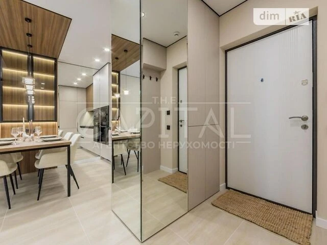 Sale of 2-room apartment 41 sq. m. on Maksimovicha Mykhayla 24 st. •