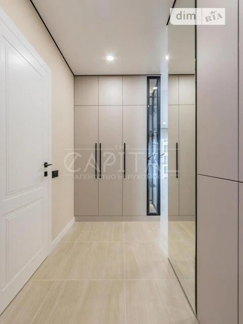 Sale of 2-room apartment 41 sq. m. on Maksimovicha Mykhayla 24 st. •