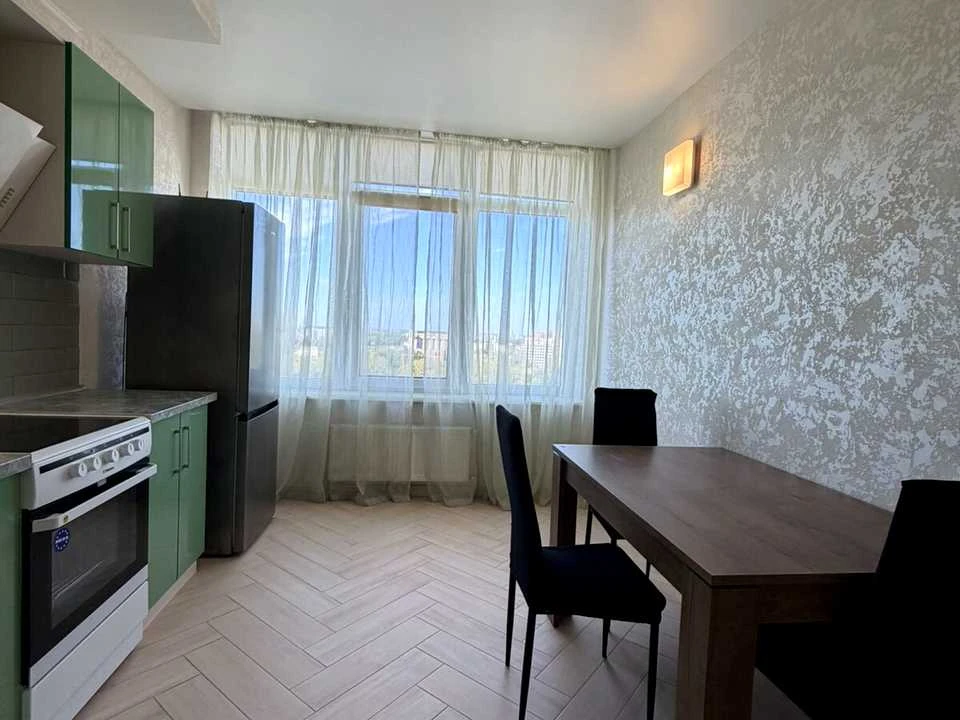 Apartment. Odessa, Basenya St.