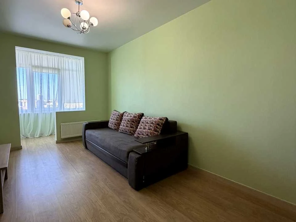 Apartment. Odessa, Basenya St.