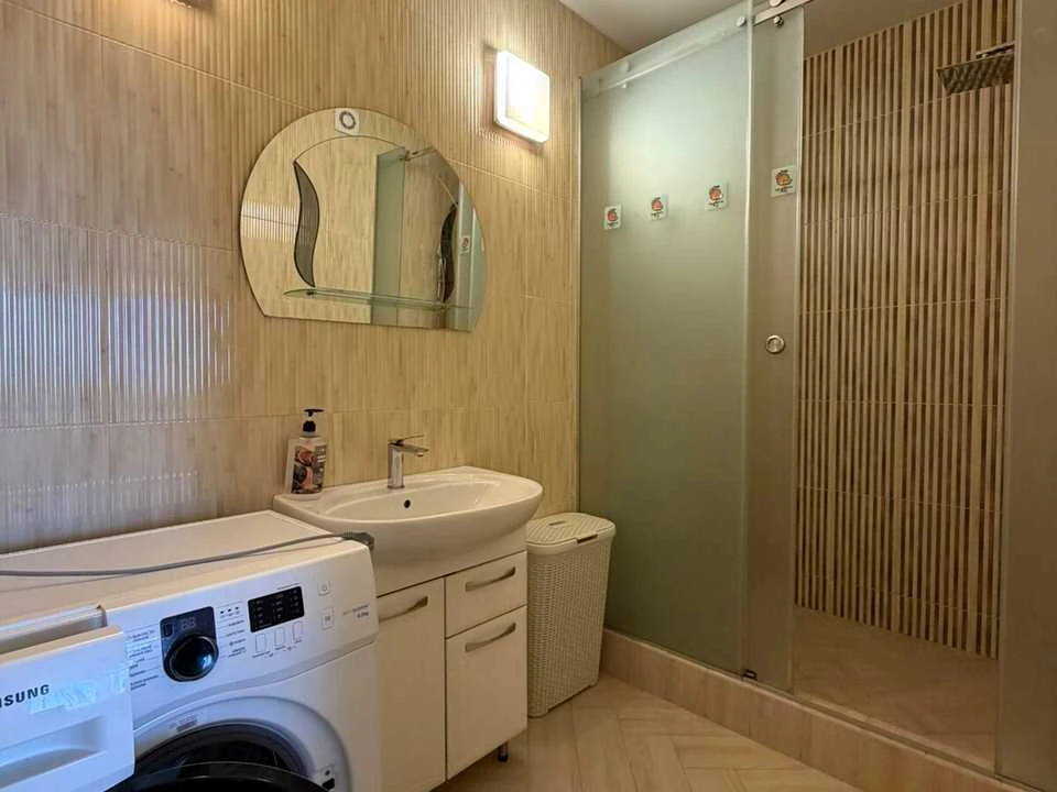 Apartment. Odessa, Basenya St.