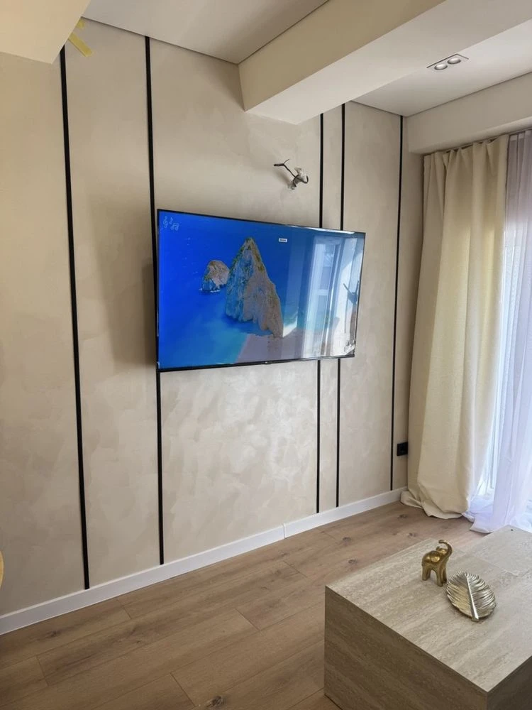 Євро 3 кімнатна квартира з дизайнерським ремонтом в сузірʼя