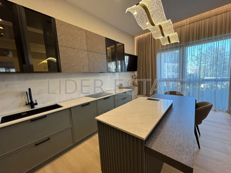 Продаж 2-кімн. квартири 83.2 м² в ЖК Panorama, 1/3 пов, Ужго