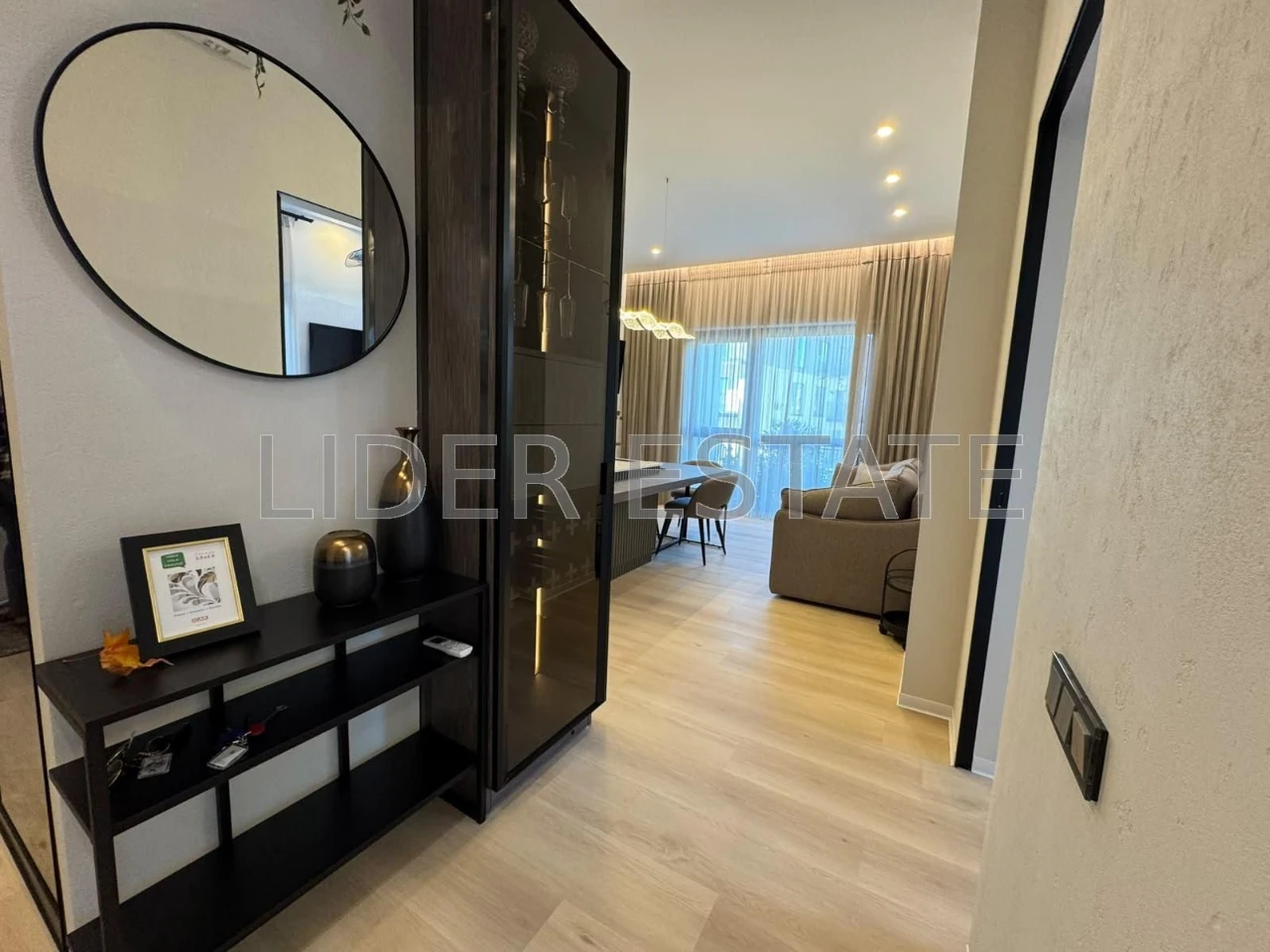 Продаж 2-кімн. квартири 83.2 м² в ЖК Panorama, 1/3 пов, Ужго