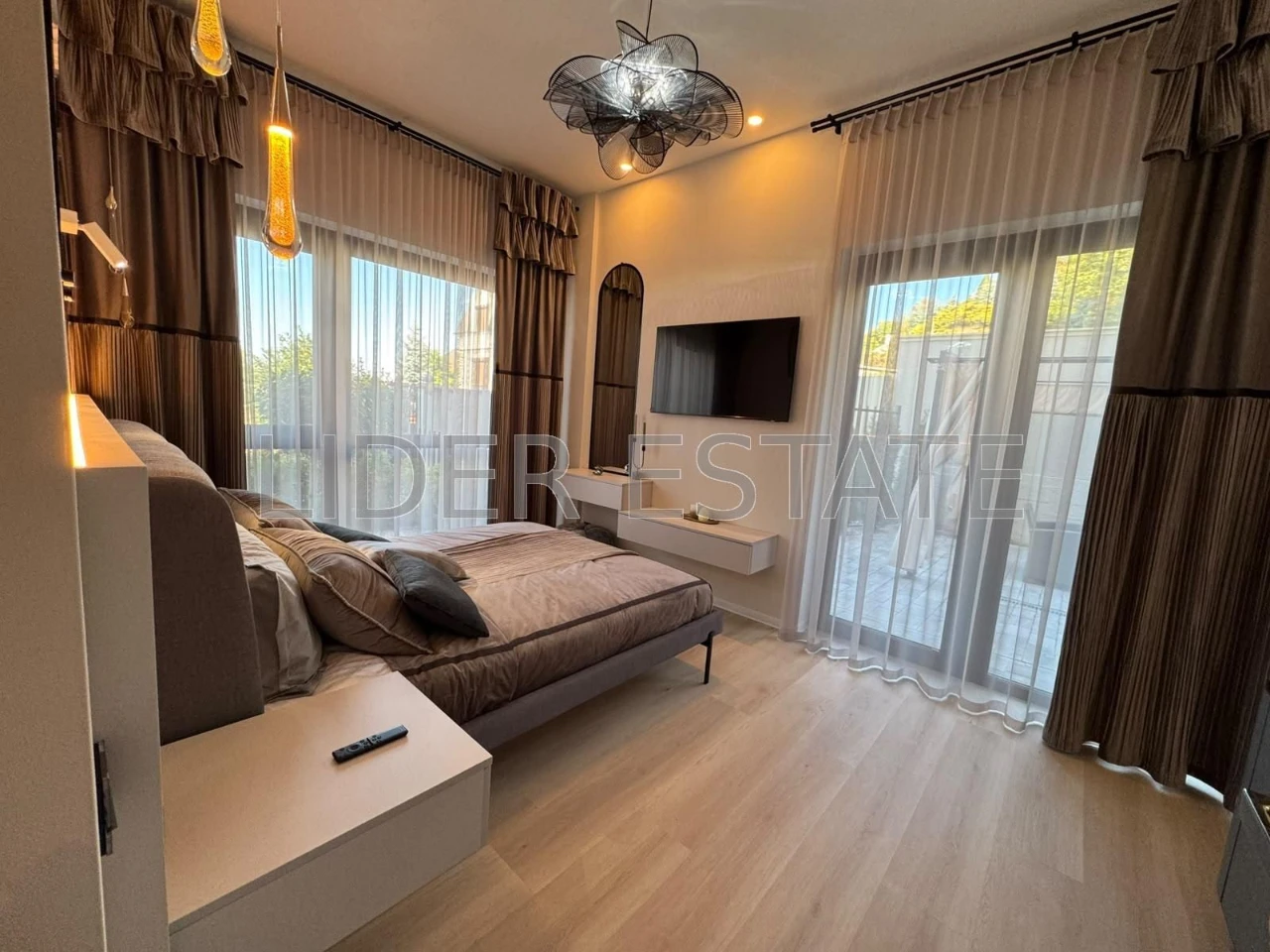 Продаж 2-кімн. квартири 83.2 м² в ЖК Panorama, 1/3 пов, Ужго