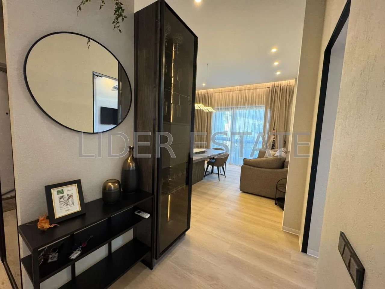 Продаж 2-кімн. квартири 83.2 м² в ЖК Panorama, 1/3 пов, Ужго