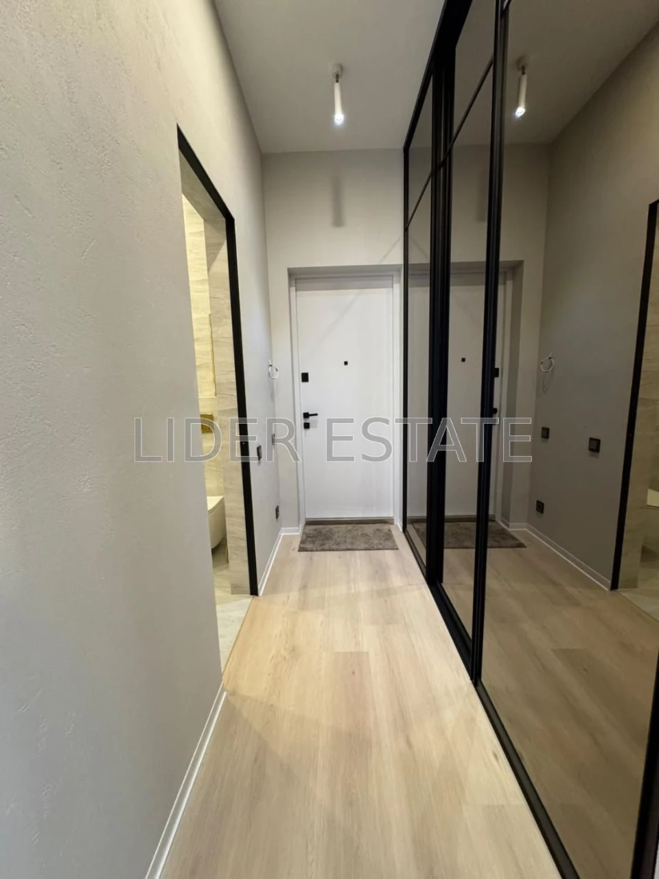 Продаж 2-кімн. квартири 83.2 м² в ЖК Panorama, 1/3 пов, Ужго