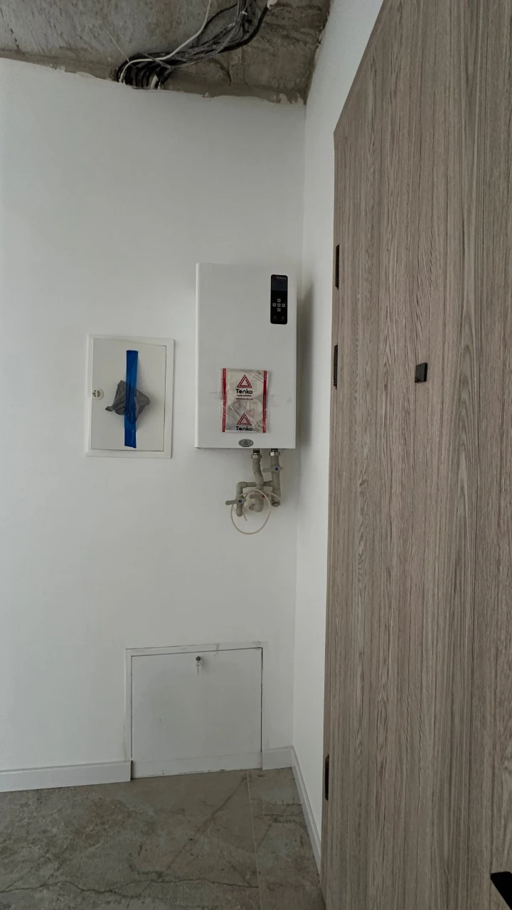 Продам квартиру 1 кімнатну з окремою спальнею в новобудові з