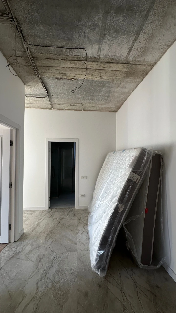 Продам квартиру 1 кімнатну з окремою спальнею в новобудові з