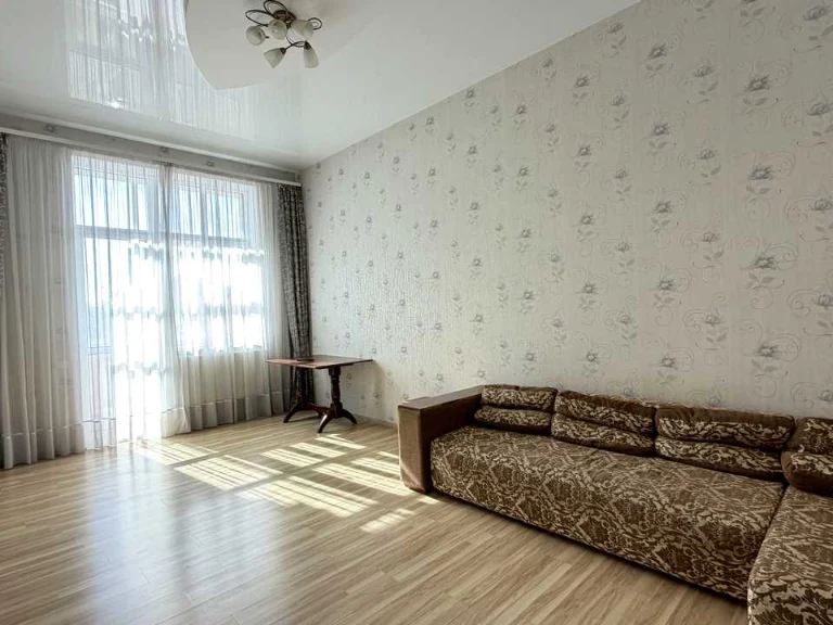 Apartment. Kyiv, Revutskogo St.