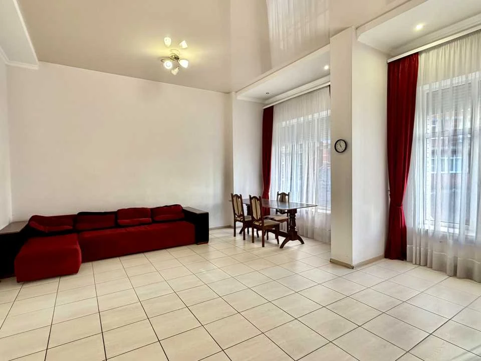 Apartment. Kyiv, Revutskogo St.