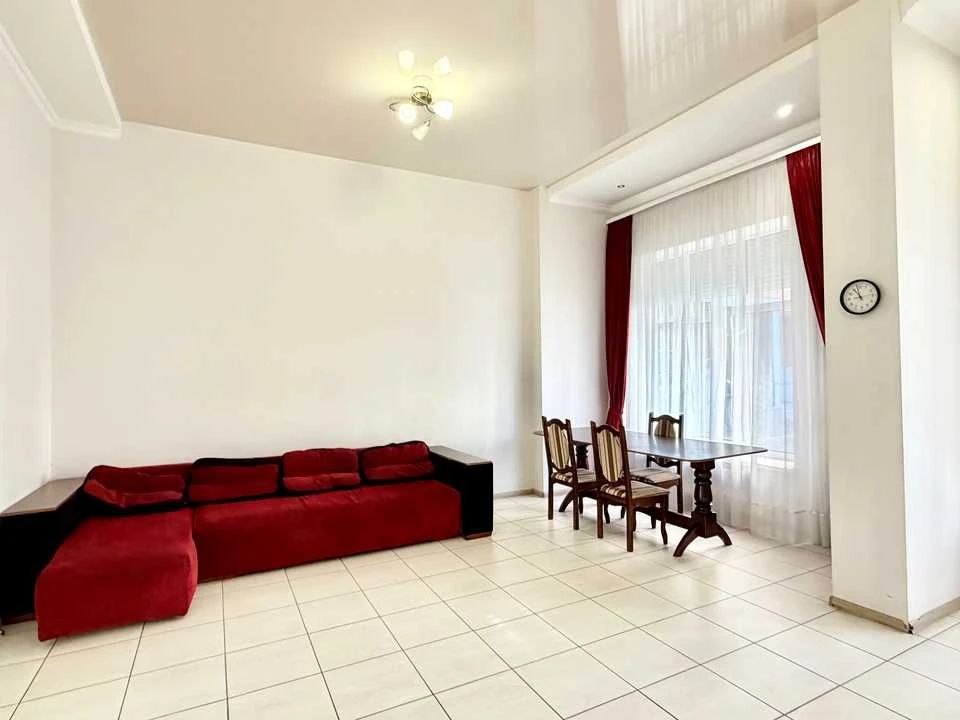 Apartment. Kyiv, Revutskogo St.