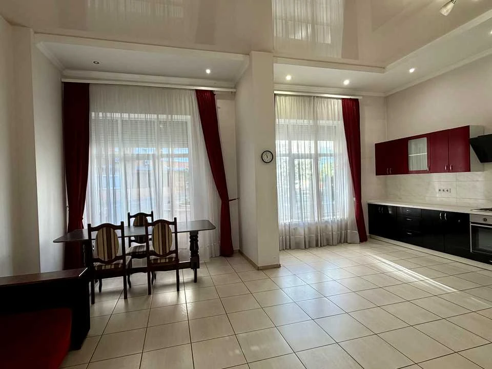 Apartment. Kyiv, Revutskogo St.