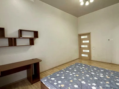 Apartment. Kyiv, Revutskogo St.