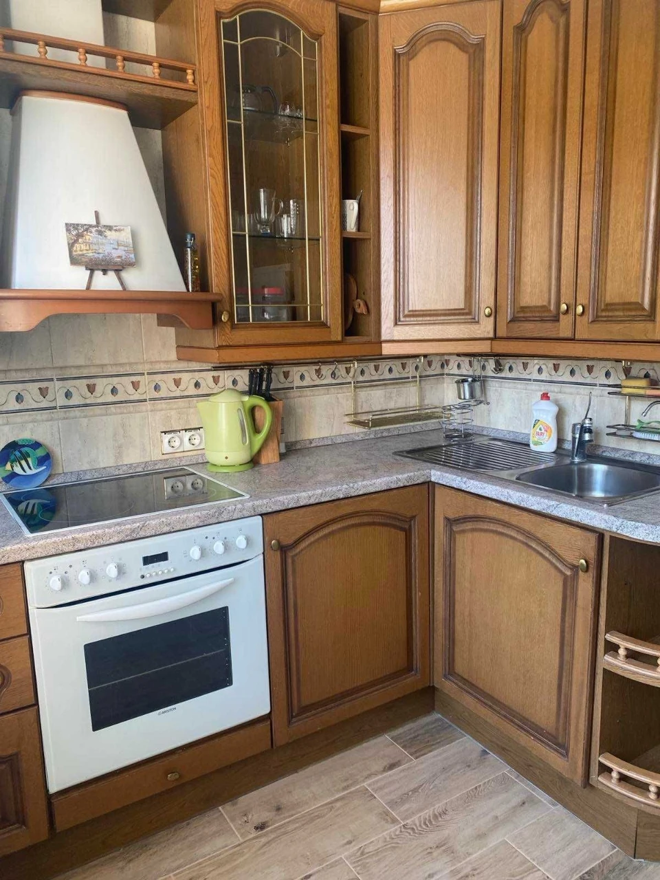 Rent Vinogradar, pr-kt Hongadze 20d, cozy, bright 2-room