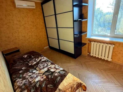 Квартира. Київ, Алматинська вул.