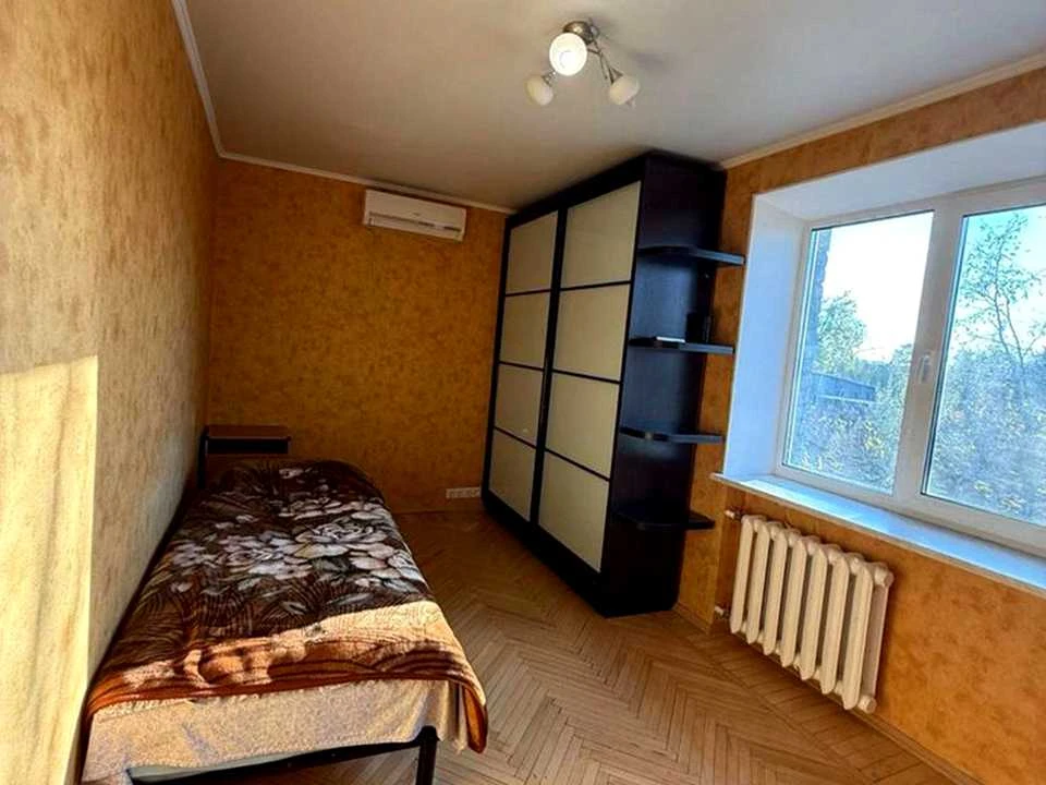 Квартира. Київ, Алматинська вул.