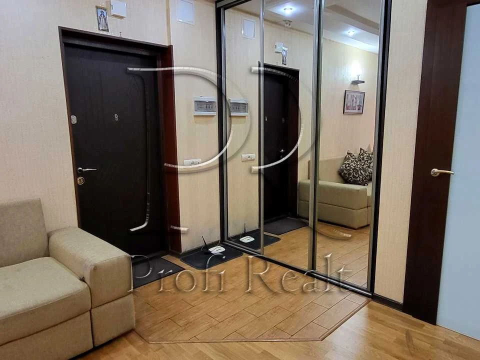 Квартира. Київ, Депутатська вул.