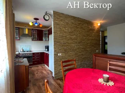 Apartment. Kharkiv, Traktorostudivnyky Ave.