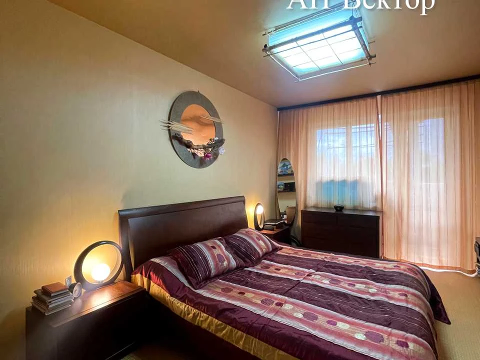 Apartment. Kharkiv, Traktorostudivnyky Ave.